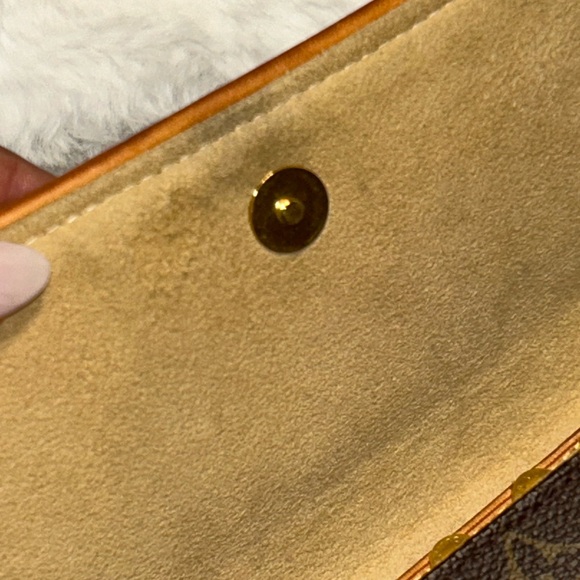 Louis Vuitton Monogram Twin Pochette GM - Picture 10 of 16